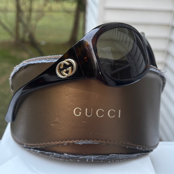 Gucci Brown Sunglasses with Gold Logo - Picture 1 of 8
